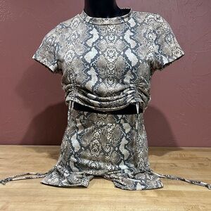 Crop top + shorts set [snakeprint]